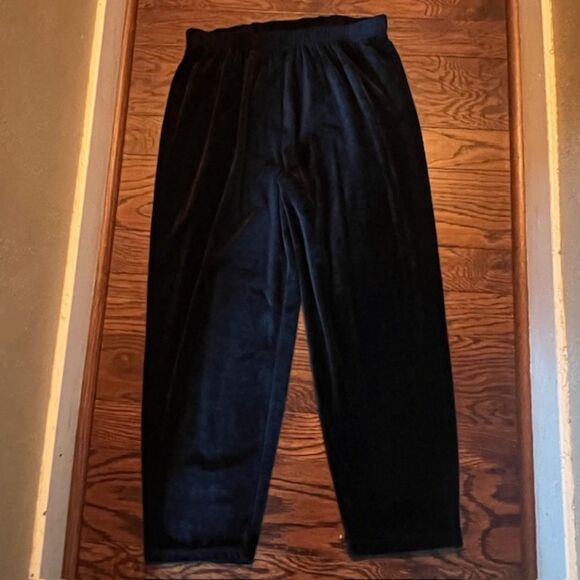 Sag Harbor Woman Black Velvet Straight Leg Pants 2X - Picture 1 of 2